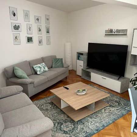 Arena Apartment With 3 Bedrooms In The City Center Pula Eksteriør billede