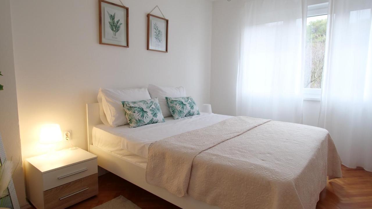 Arena Apartment With 3 Bedrooms In The City Center Pula Eksteriør billede