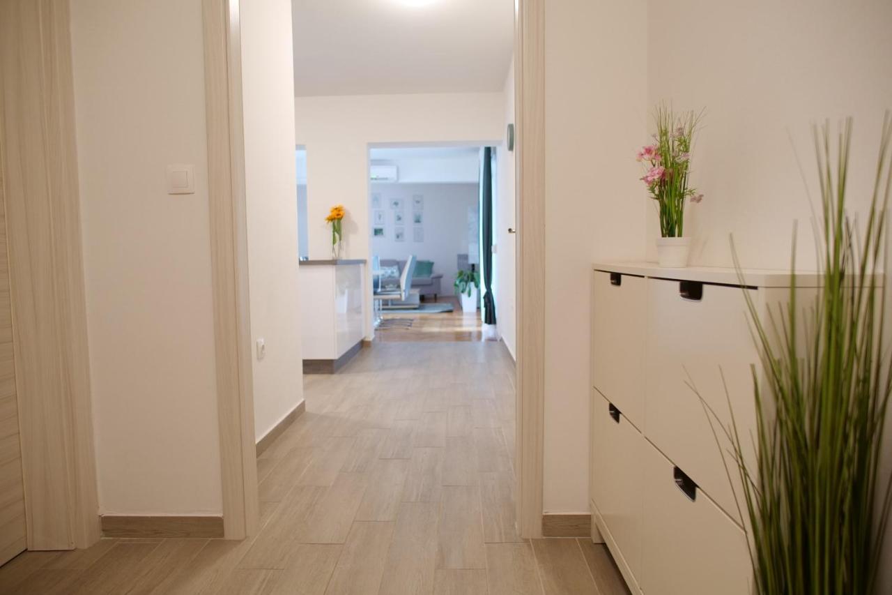 Arena Apartment With 3 Bedrooms In The City Center Pula Eksteriør billede
