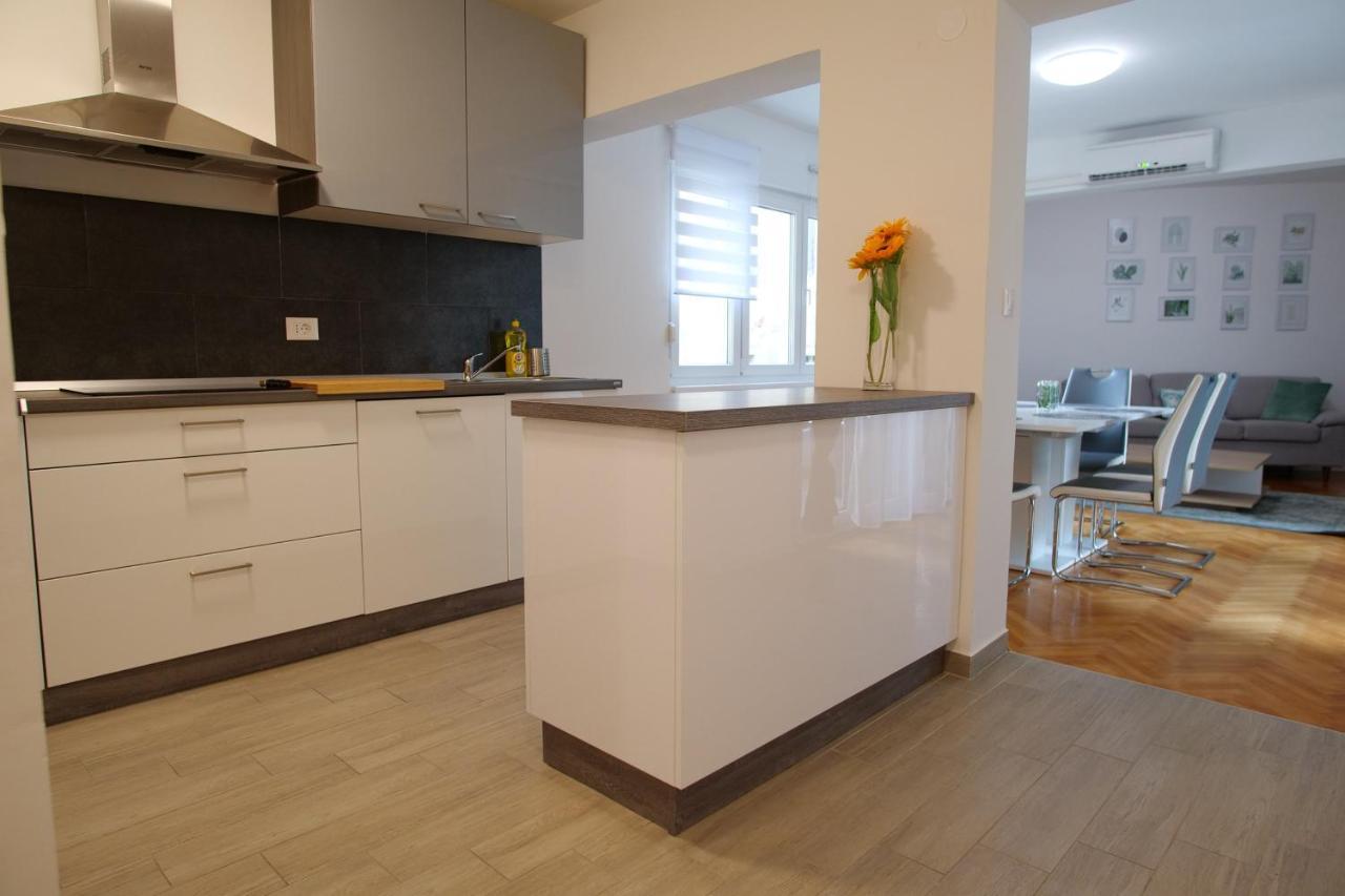 Arena Apartment With 3 Bedrooms In The City Center Pula Eksteriør billede