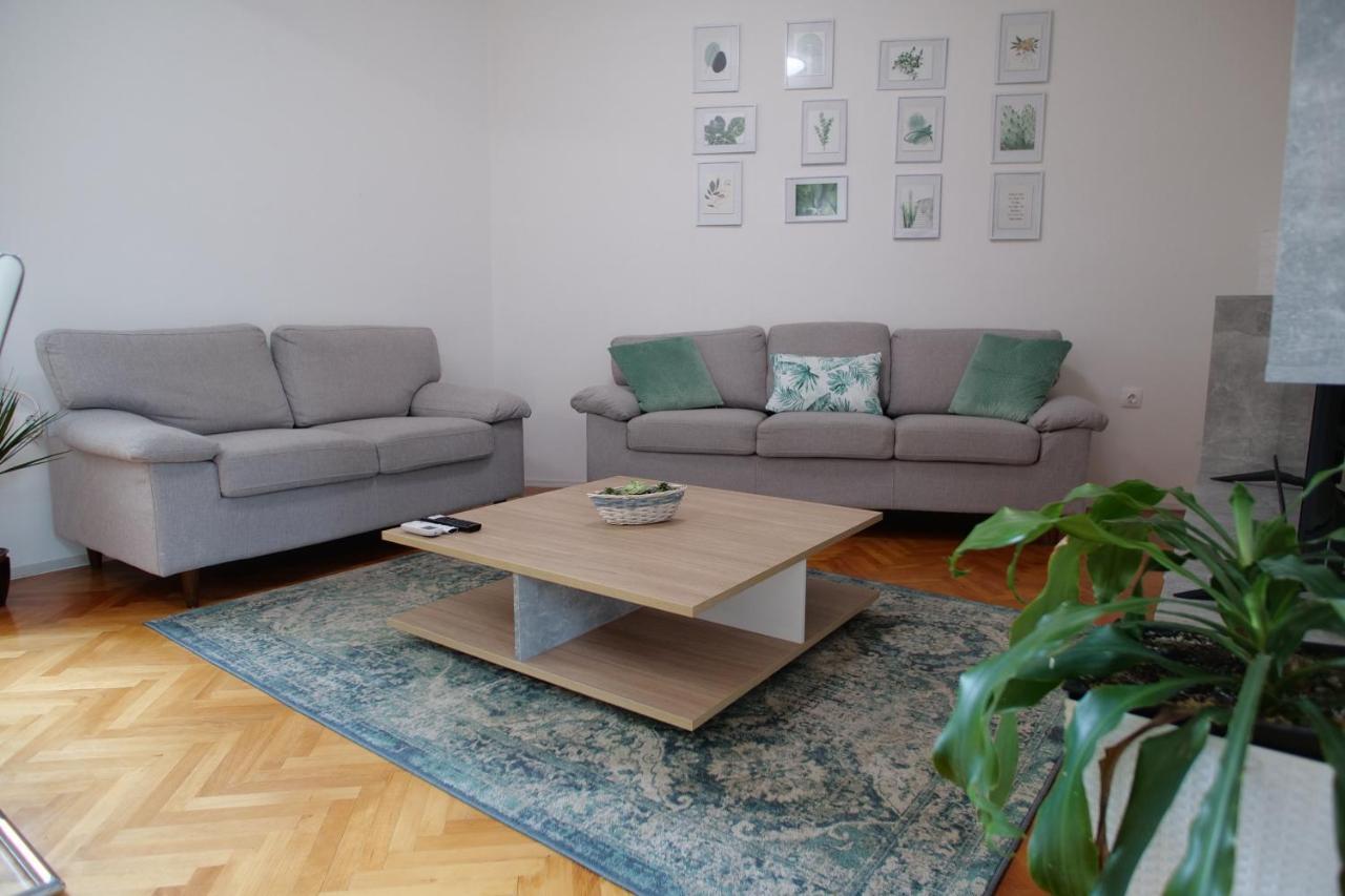 Arena Apartment With 3 Bedrooms In The City Center Pula Eksteriør billede
