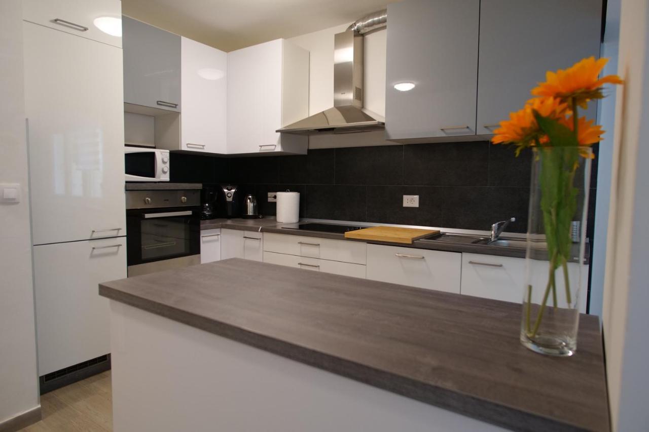 Arena Apartment With 3 Bedrooms In The City Center Pula Eksteriør billede