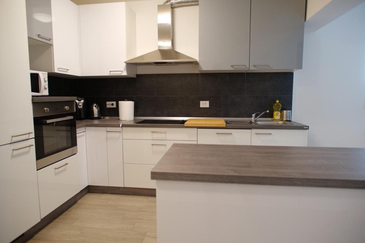 Arena Apartment With 3 Bedrooms In The City Center Pula Eksteriør billede